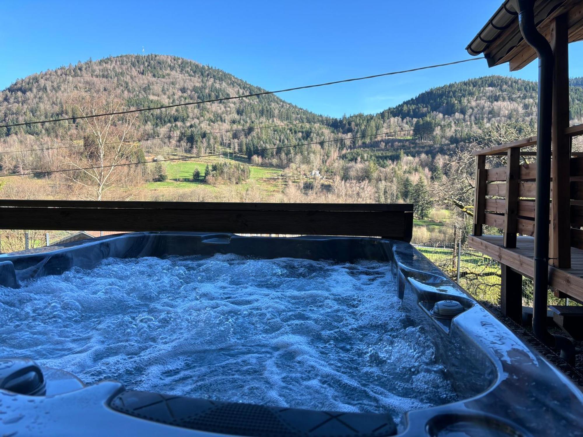 Chalet Du Faubourg & Jacuzzi, Proximite Gerardmer & La Bresse Rochesson المظهر الخارجي الصورة